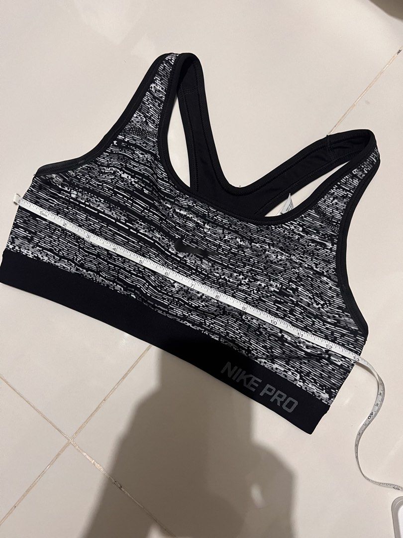 NIKE PRO Padded Sports Bra (Category: Activewear) located in Legazpi City. Submitted by ilysabby (Listing ID 1459059204, Image 2). Description: .