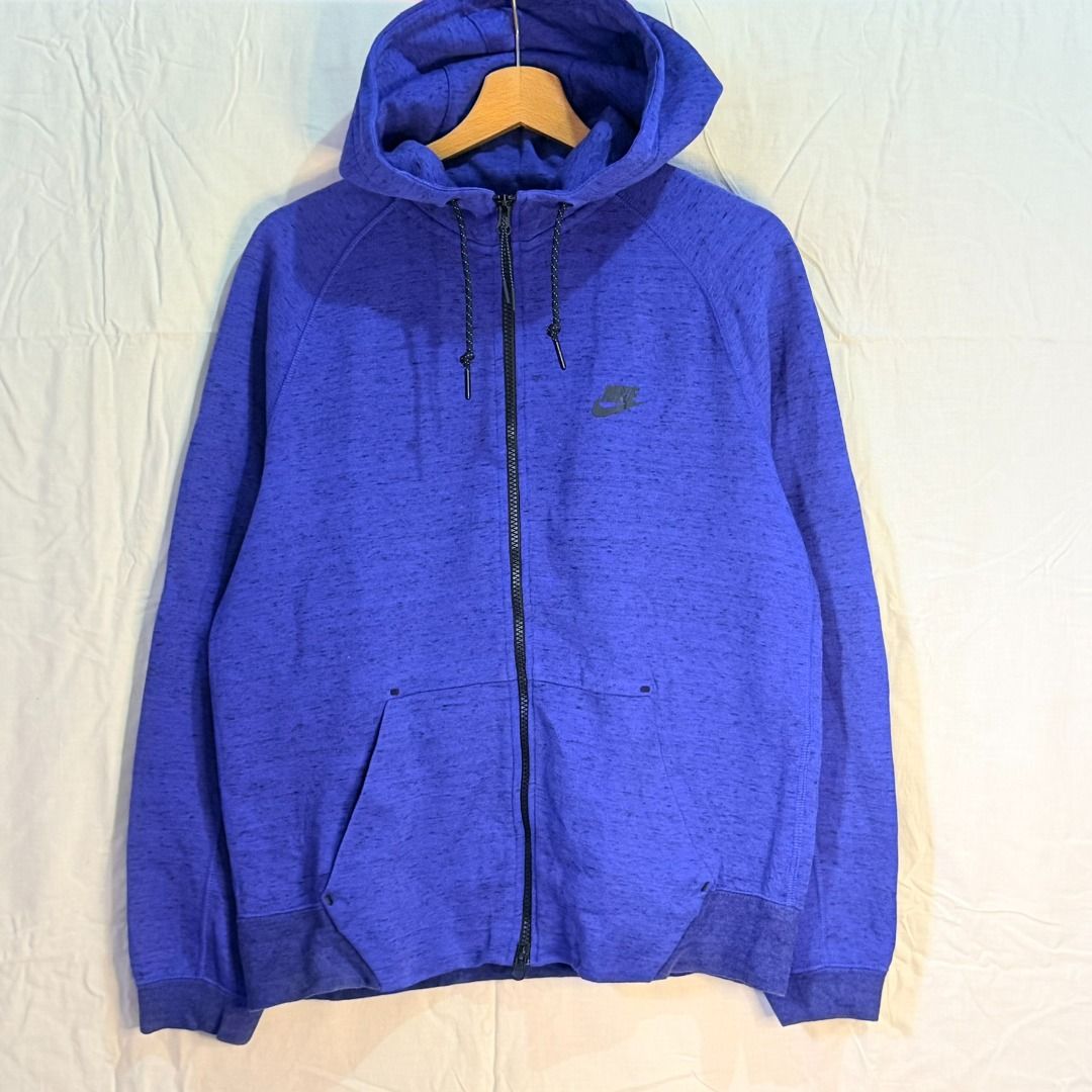 Nike TechFleece blue (Category: Coats, Jackets and Outerwear) located in Manila. Submitted by by.jzone (Listing ID 1458924042, Image 2). Description: Nike TF blue Size: fits L Condition: excellent Issue: faded tag PRICE : 680 + sf DISCLAIMER: I hereby declare that I do not own the rights of any of the brands listed. All rights belong to the rightful owners. No Copyright Infringement Intended.