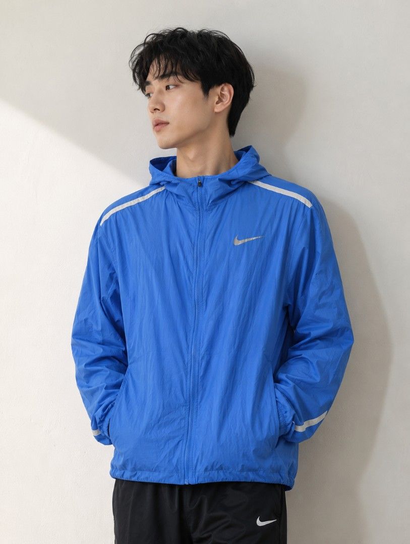 Nike Ultralight Windbreaker for Men - Large (Category: Coats, Jackets and Outerwear) located in Quezon City. Submitted by activefitforless (Listing ID 1459083428, Image 1). Description: All items are preloved / thrifted and may show normal signs of previous use. Any noticeable flaws will be disclosed whenever possible. Please check the actual item photos and measurements before purchasing. AI-generated model images are used for styling and fit re