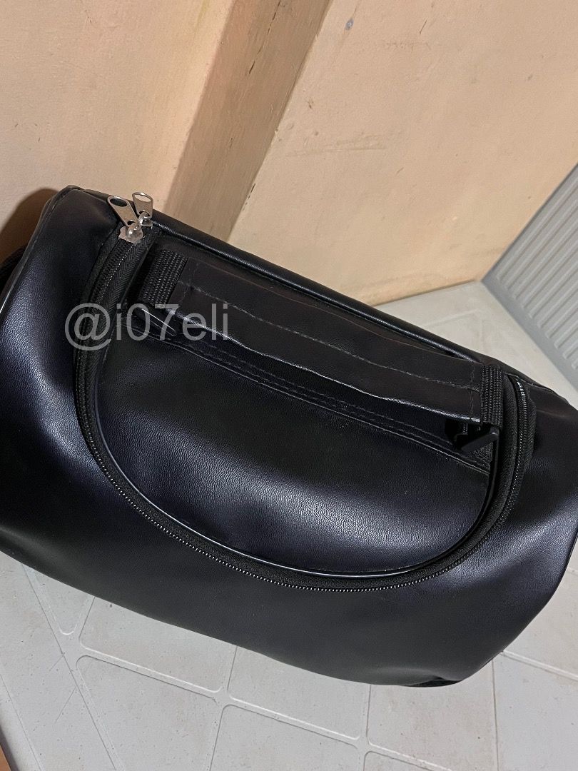 OB Bag (Category: Medical Supplies & Tools) located in Manila. Submitted by i07eli (Listing ID 1458938170, Image 2). Description: Selling my OB Bag for only ₱200! Good as new - leather - adjustable strap - has four (4) pockets inside - one (1) zipper at the bag mode of payment: GCash delivery: lalamove or J&T.