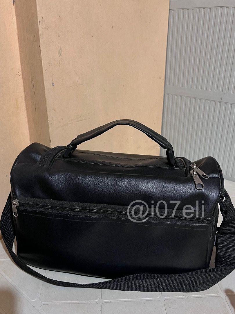 OB Bag (Category: Medical Supplies & Tools) located in Manila. Submitted by i07eli (Listing ID 1458938170, Image 3). Description: Selling my OB Bag for only ₱200! Good as new - leather - adjustable strap - has four (4) pockets inside - one (1) zipper at the bag mode of payment: GCash delivery: lalamove or J&T.