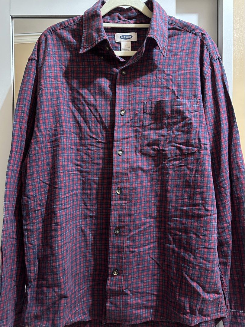 Old Navy Polo (Category: Longsleeves) located in Rizal. Submitted by miss2lyps (Listing ID 1459013468, Image 1). Description: - used more than 5x, no super signs of usage. no discoloration too. - L: 27” - W: 22” .