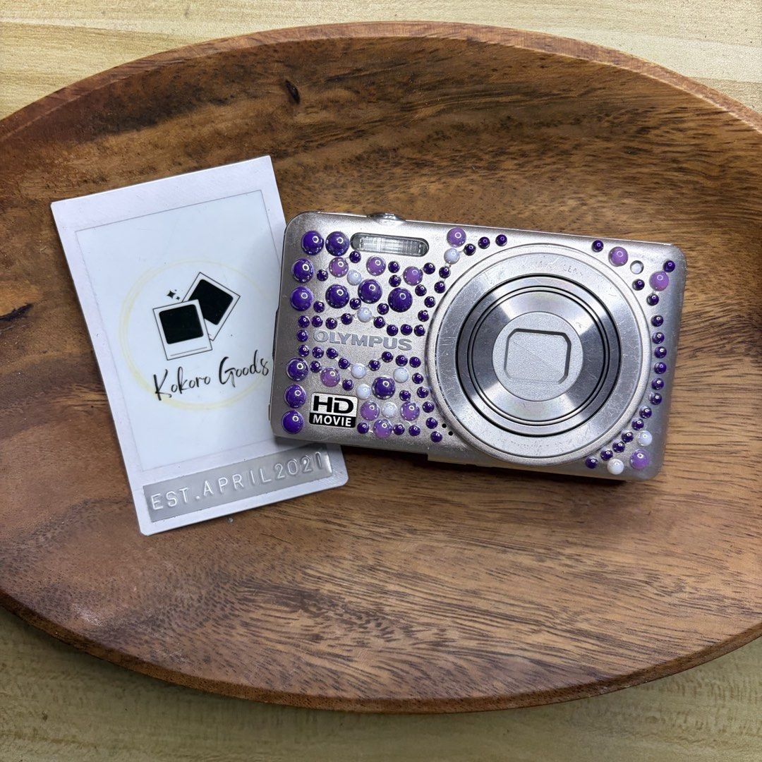 Olympus VG-145 Digital Camera (Category: Cameras) located in Caloocan City. Submitted by lynaldeax (Listing ID 1458942237, Image 1). Description: Olympus VG-145 Digital Camera All functions working 6/10 cosmetic Flash ok Photo & Video ok Lens ok Screen ok Zoom ok Issue: does not affect output - No battery door (may battery lock kaya di mahuhulog ang battery) - Minsan ghost touch yung function buttons, tolerable 14 megapixels 5x optical zoom CCD S