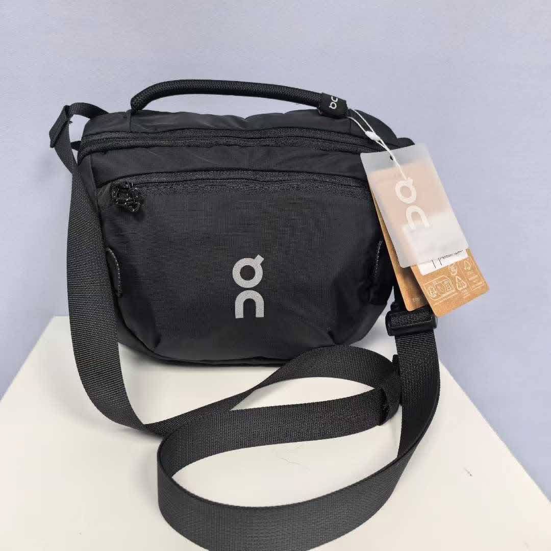 On cloud sling (Category: Cross-body Bags) located in Cavite. Submitted by keedcaps4u (Listing ID 1458996281, Image 1). Description: No issue 1000 Freeship.