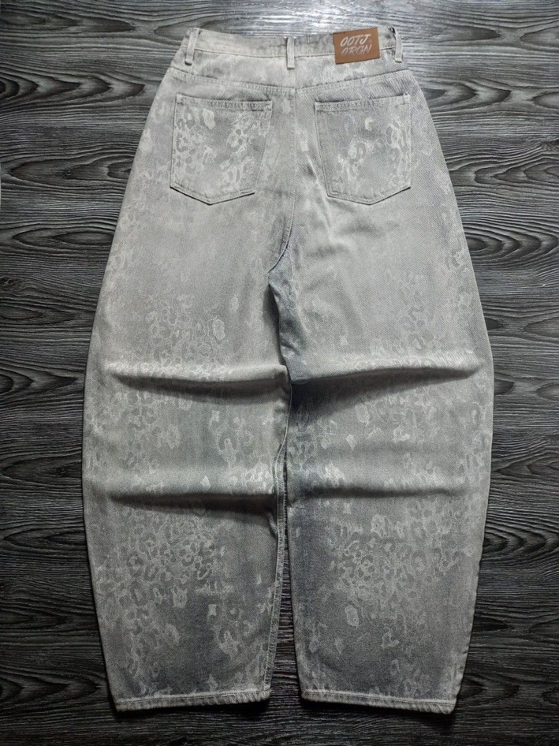 OOTJ Grunge Grey Leopard Denim Pants (Category: Jeans) located in Caloocan City. Submitted by renowear (Listing ID 1458892731, Image 3). Description: OOTJ Grunge Grey Leopard Denim Pants As New Condition Color Rate: 9/10 Issue: None Model: 5'7" Fb: Esjay Tingcoy Pm kong gusto nyo vid ww Measurements • Width: 28 • Length: 44.5 • Thigh: 14 • Hem: 9.5 850 + sf DM IF INTERESTED📥.