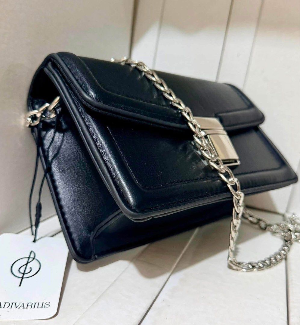 ORIGINAL Stradivarius Mini Sling Bag (Category: Cross-body Bags) located in Silang. Submitted by altbaddie6 (Listing ID 1459007523, Image 3). Description: .