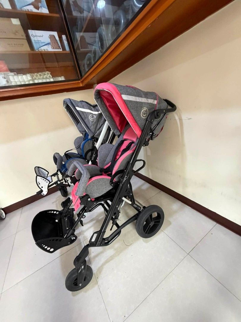 Ottobock Kimba Neo Stroller for Kids (Category: Strollers) located in Cainta. Submitted by vanessa.09 (Listing ID 1458920448, Image 2). Description: FOR SALE 🚼 Ottobock Kimba Neo Special Needs Stroller (Germany) Brand: Ottobock • Bionic Mobility • Made in Germany Model: Kimba Neo Size 1 Max Load: 40kg / 88lbs ✅ Key Features: • Frame: Lightweight sturdy black alloy, foldable, heavy-duty build • Seat: Padded breathable mesh (Pink/Gray & Green/Gray
