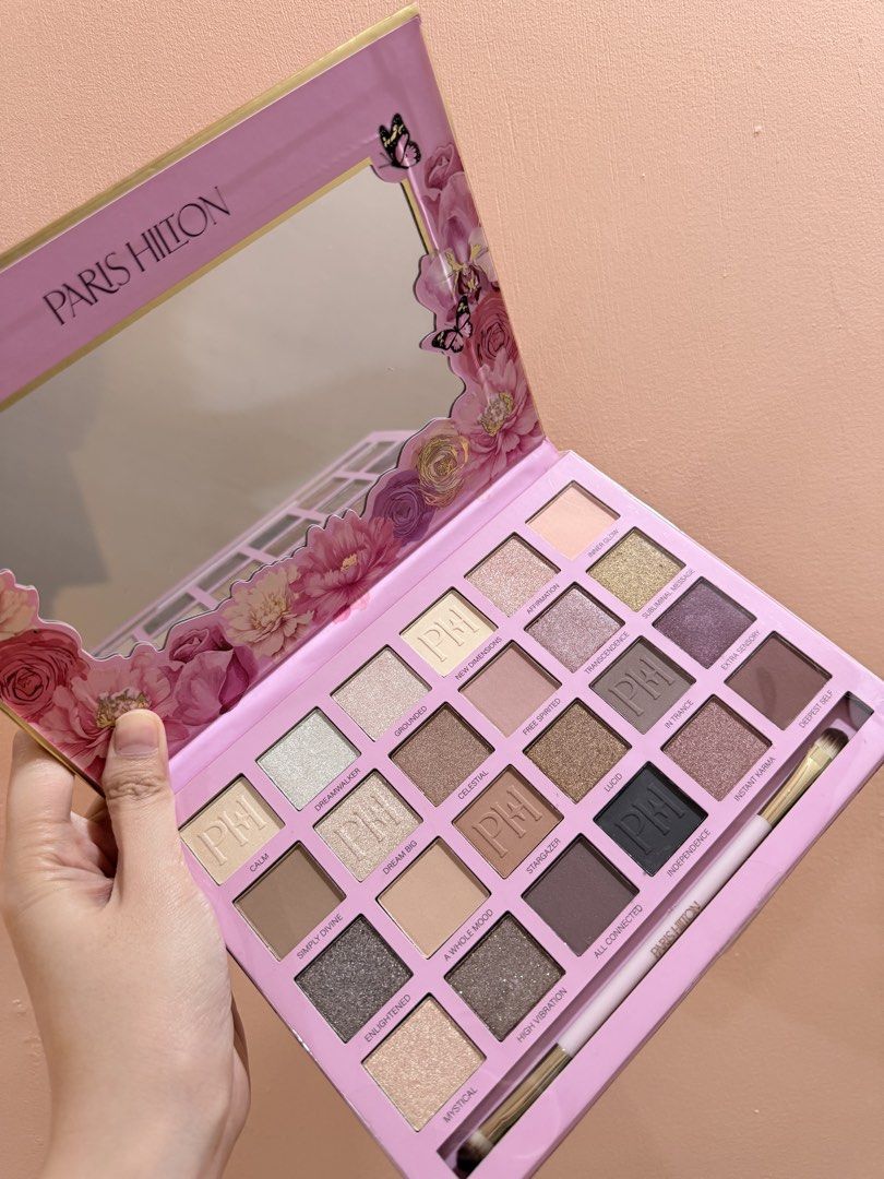 Paris Hilton Eyeshadow Palette (Category: Makeup) located in Quezon City. Submitted by alygonzales (Listing ID 1459036863, Image 3). Description: 🌸✨ Paris Hilton Bold Beauty Eyeshadow Palette ✨🌸 💄 24-Piece Eyeshadow Palette 🇺🇸 Brought from Macy’s, USA 📅 Expiration: December 2027 🎀 Gorgeous mix of shades for everyday looks to full glam! ✨ Brand new & ready to glam! 📩 PM us to order 💕.