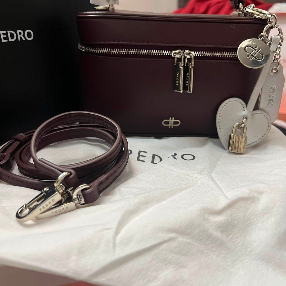 PEDRO (Category: Cross-body Bags) located in Manila. Submitted by kyojincleofe (Listing ID 1459086539, Image 3). Description: BRAND NEW COMPLETE INCLUSION.