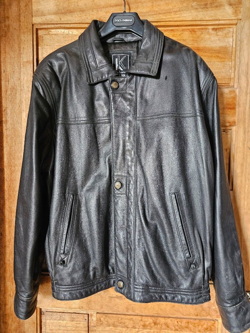 Pelle Moda Black Leather Jacket (Category: Coats, Jackets and Outerwear) located in Tagbilaran City. Submitted by lugarpogi (Listing ID 1458932583, Image 1). Description: - Classic black leather jacket from Pelle Moda - Button-up front closure - Two chest pockets - Two side pockets - Fully lined interior - Timeless and versatile for any wardrobe - Perfect for layering.