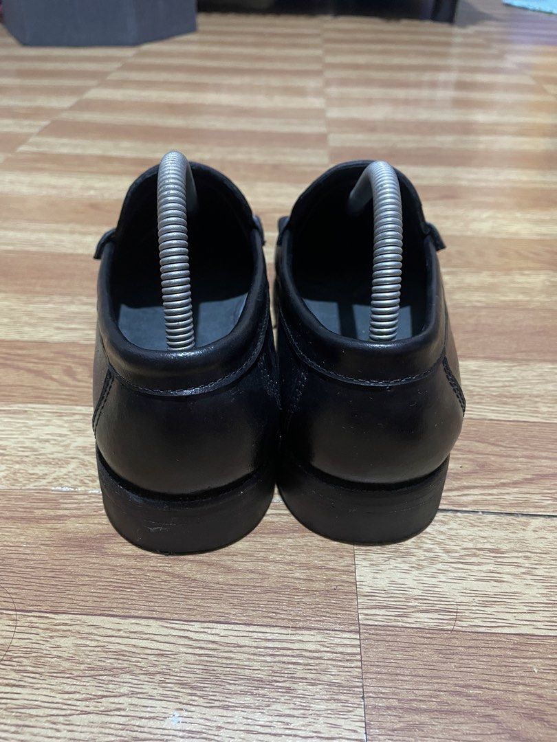 Penny Loafers (Category: Dress Shoes) located in Imus. Submitted by wyg_2.0 (Listing ID 1458919980, Image 3). Description: Anniah's Penny Loafers Size: 7 US/6 UK/40 EURO Used Once only in graduation No Issue Excellent Condition Top highlights Insole material: Leather Outer material: Rubber Closure type: Pull-On Water resistance level: Water Resistant Cavite/Alabang.