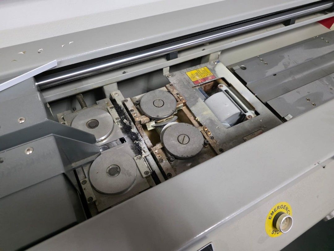 Perfect Binding Machine (Category: Printers, Scanners & Copiers) located in Singapore. Submitted by klien767603217 (Listing ID 1458965546, Image 2). Description: Perfect Binding Machine. Bind books ptofessionally. Includes additional glue pellets. Negotiable. Only wheels abit damaged..