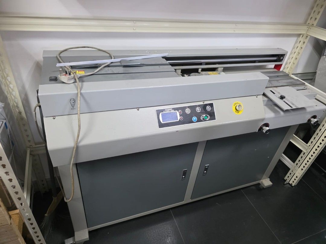 Perfect Binding Machine (Category: Printers, Scanners & Copiers) located in Singapore. Submitted by klien767603217 (Listing ID 1458965546, Image 1). Description: Perfect Binding Machine. Bind books ptofessionally. Includes additional glue pellets. Negotiable. Only wheels abit damaged..