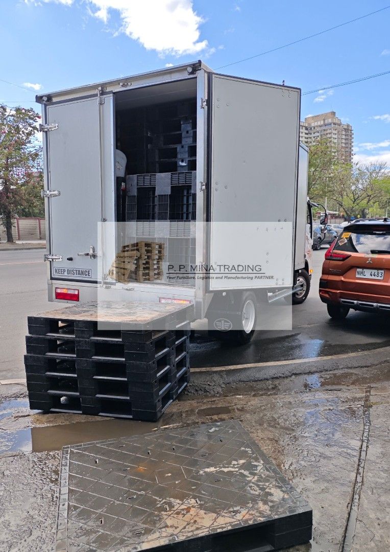 Plastic Pallet Plaintop (Heavy Duty) (Category: Looking For) located in Manila. Submitted by j.kats95 (Listing ID 1458938346, Image 2). Description: Plaintop Cofta Pallet.