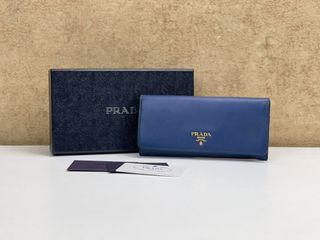 (Category: ) located in . Submitted by luxury_galeries (Listing ID 1458936797, Image 1). Description: .