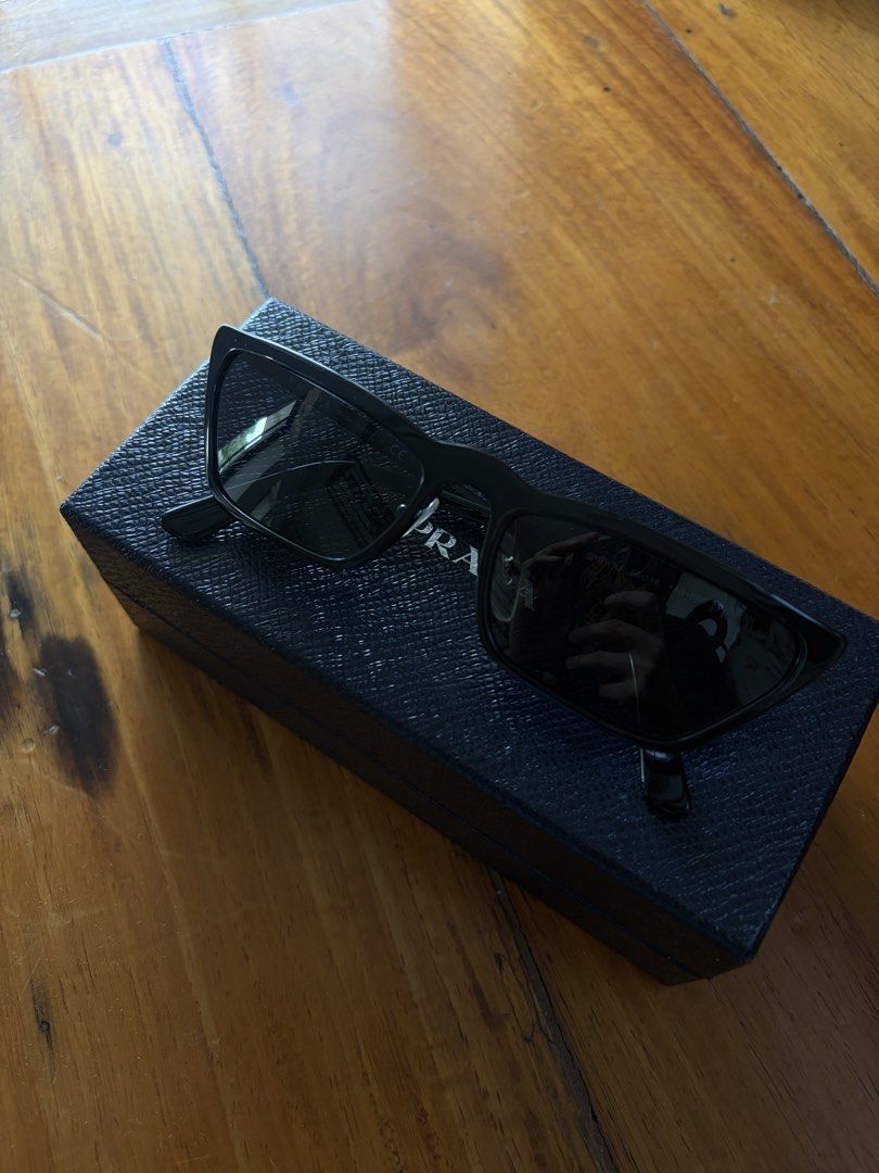 Prada SPR19U Catwalk Sunglasses (Category: Luxury Accessories) located in Pasig City. Submitted by chamoisee (Listing ID 1458911369, Image 3). Description: Prada SPR19U Catwalk Sunglasses Brand new Condition DM FOR FASTER TRANSACTION 📩.