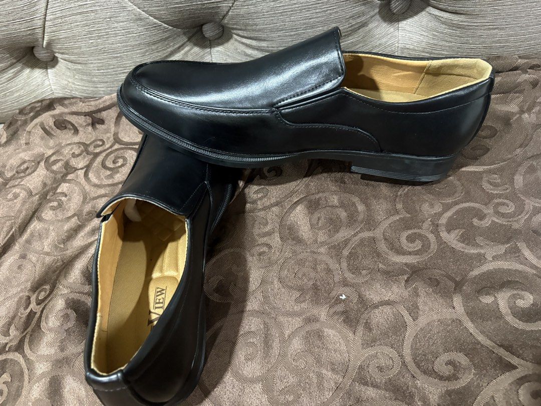 Preview Black Leather Slip-On Loafers (Category: Casual Shoes) located in Manila. Submitted by dig76 (Listing ID 1459024467, Image 3). Description: NO BOX -Classic black leather loafers - Easy slip-on style for everyday wear - Comfortable fit - Soles with a good grip pattern - Great for work or casual outings - Selling as they are no longer needed.