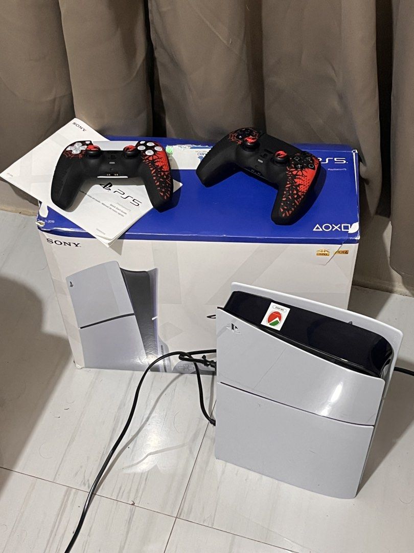 Ps5 Slim (Category: PlayStation) located in Lucena. Submitted by cc.1007. (Listing ID 1459062611, Image 3). Description: As new Ps5 slim with 2 controllers Lucena city Area.
