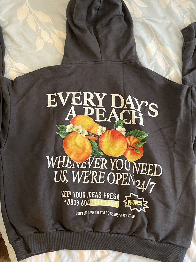 Pull and Bear Hoodie (Category: Hoodies) located in Paranaque City. Submitted by thingsiowned (Listing ID 1458896450, Image 2). Description: .
