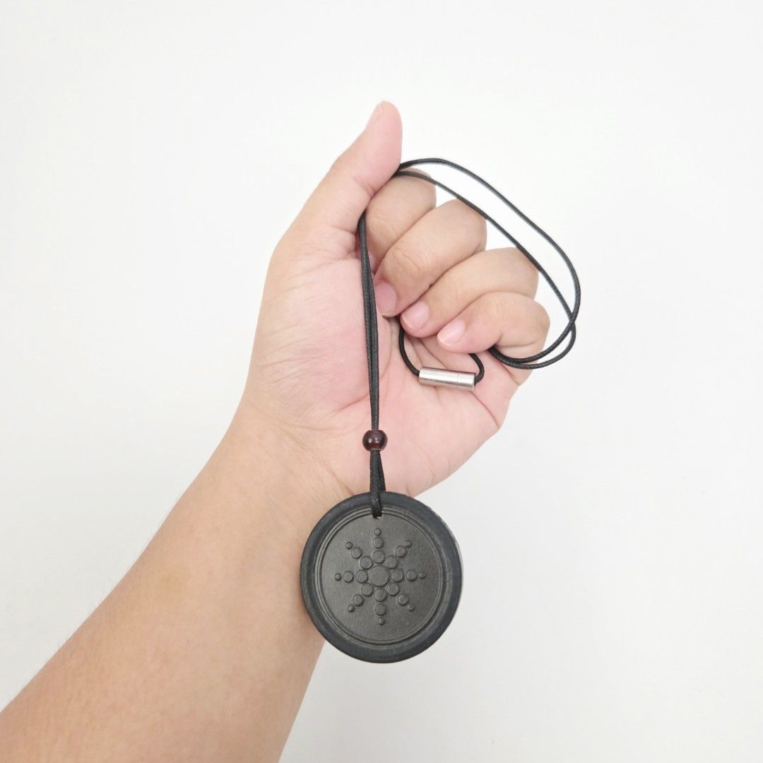 Quantum Science Pendant DV835 Hope For Children (Category: Necklaces) located in Manila. Submitted by deexodust (Listing ID 1459051912, Image 1). Description: Quantum Science pendant (Model DV835) Features 'Hope For Children' engraving.