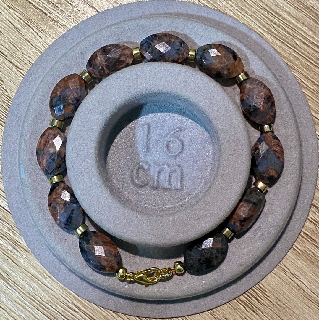 Que Sera Bracelet (Category: Bracelets) located in Pasig City. Submitted by talaversify (Listing ID 1459081458, Image 3). Description: Semi-precious stone: Que Sera Stone size: 9x6x14 cm Wrist size: 16 cm 💠 Natural stone 💠.