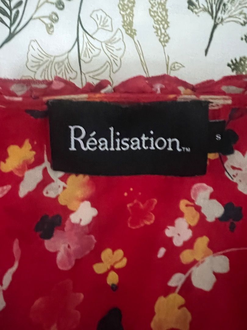 Realisation par dress (Category: Dresses) located in Quezon City. Submitted by warmcloud_1b529c (Listing ID 1459076351, Image 2). Description: .