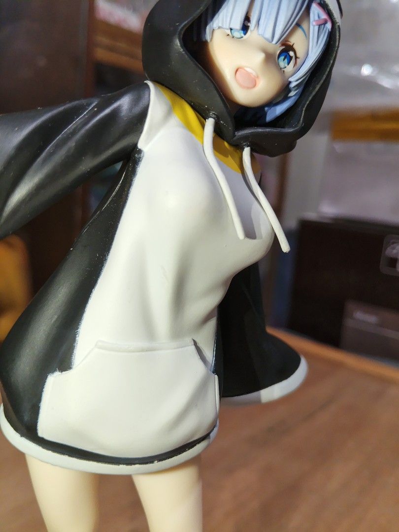 Re:Zero Rem Figure (Category: Figurines & Statues) located in San Marcelino. Submitted by cmplushies (Listing ID 1459036818, Image 2). Description: w/ minor dents (shown in the photo) still in good condition as is (no box).