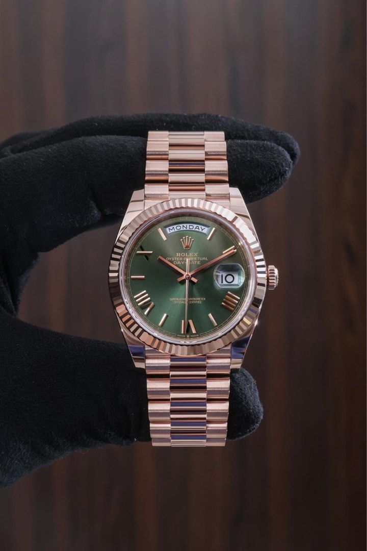 Rolex Day-Date 40 (Category: Luxury Watches) located in Makati City. Submitted by vintage.grail (Listing ID 1458921771, Image 2). Description: Rolex Day-Date 40 Ever Rose Gold, Olive Green Roman Dial Year 2024 Reference 228235-0025 Comes in Complete Set 🏷️ 3,500,000 Available for viewing at Vintage Grail store DM to reserve .