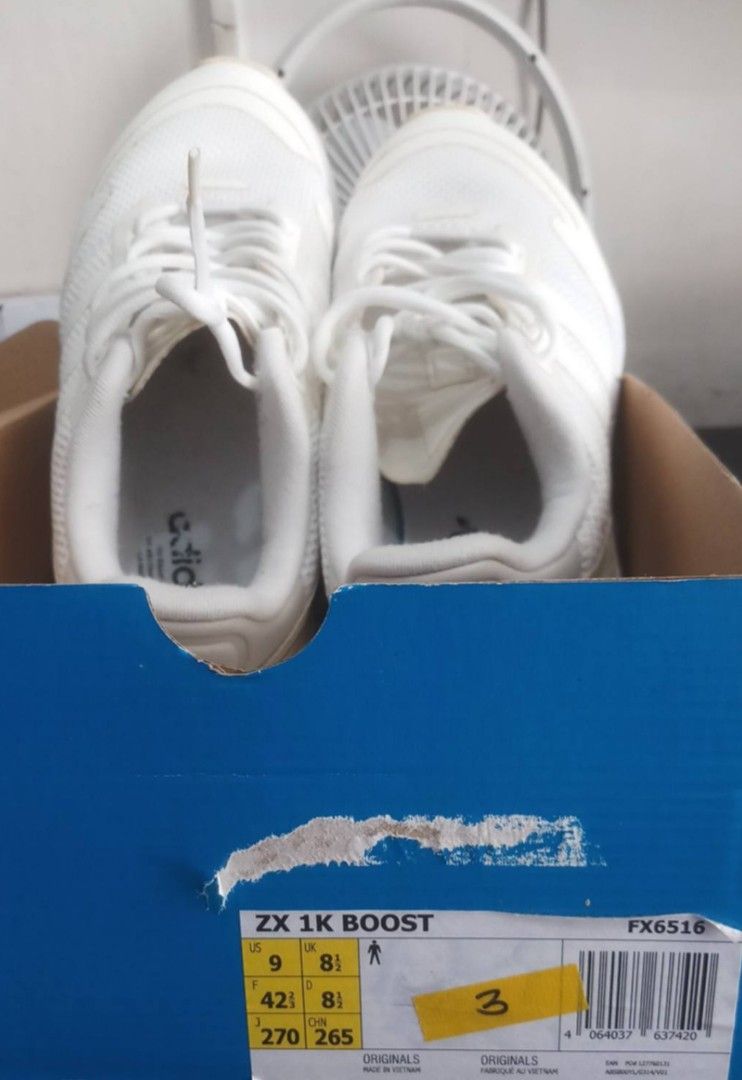 Rush sale (Category: Activewear) located in Muntinlupa City. Submitted by youngforest_acb081 (Listing ID 1458907633, Image 2). Description: almost new NO FLAWS.
