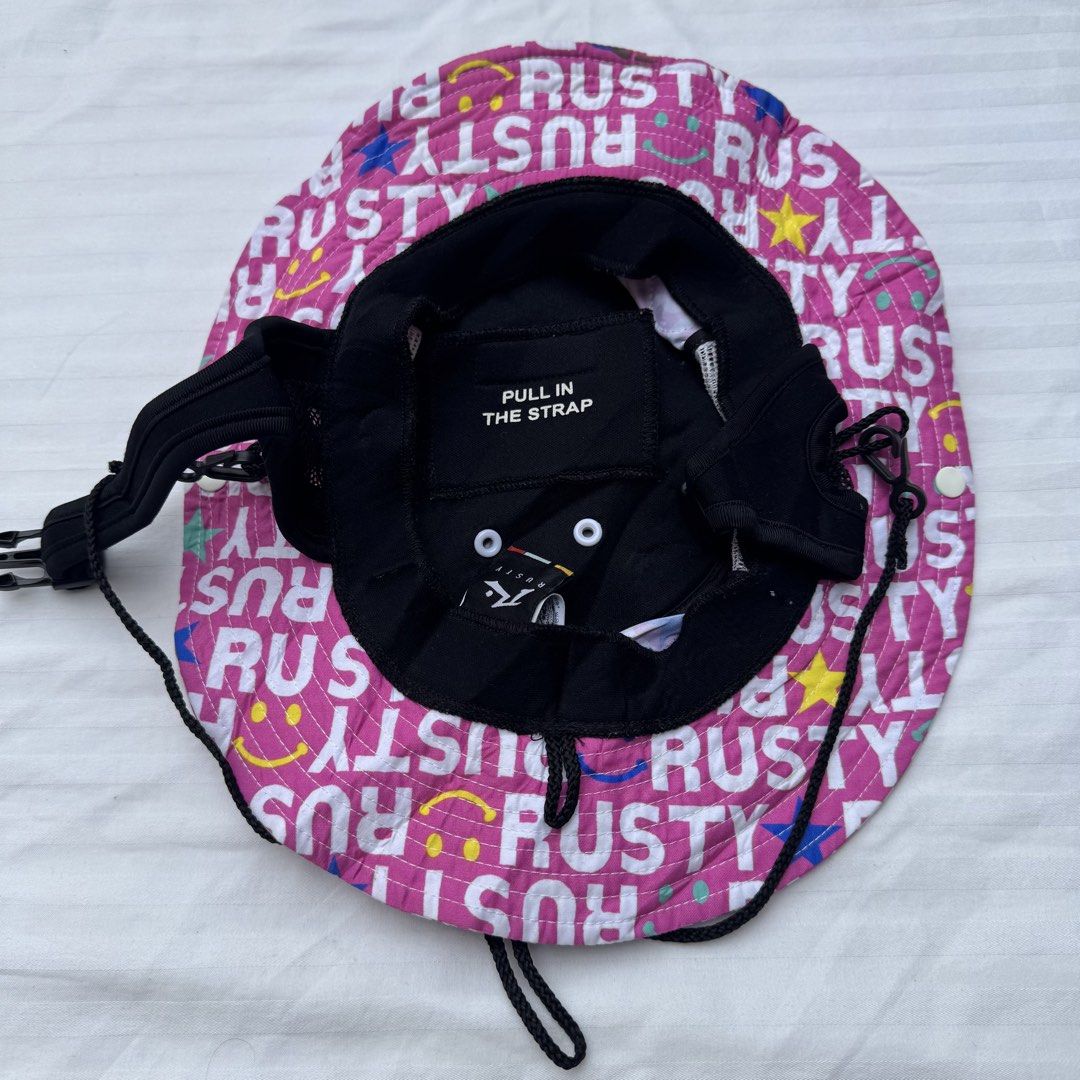 RUSTY BOONEY HAT (Category: Caps & Hats) located in Pasig City. Submitted by jaaard (Listing ID 1459032167, Image 3). Description: Rusty cap 52cm Vgood condition Pm me.