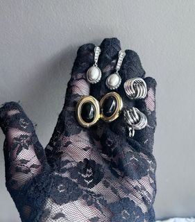 (Category: ) located in . Submitted by cestparfaitvintagejewelries (Listing ID 1458968739, Image 1). Description: .