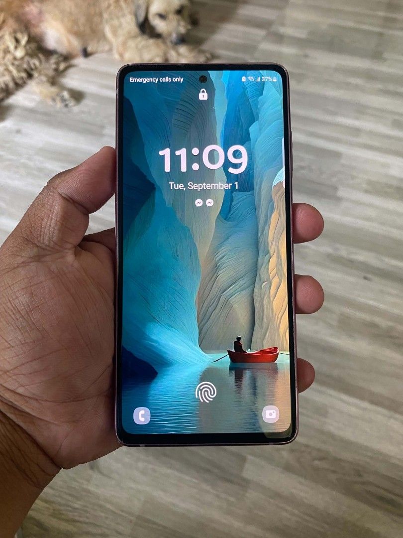 Samsung Galaxy S20 FE (Category: Samsung) located in Navotas City. Submitted by _mrkwayne (Listing ID 1458926485, Image 2). Description: For Sale: Samsung Galaxy S20 FE 5G (Flagship) Details : 6.5" FHD+ AMOLED Display 120Hz Dynamic refresh rate 8+8GB RAM & 128GB Storage Exynos 990 Gaming Chipset 5G LTE Connection (Ultra-fast) Good battery life 100% No history of repair 100% Original - NTC Approved Gorilla Glass Protection ™️ Issue: Mild screen bu