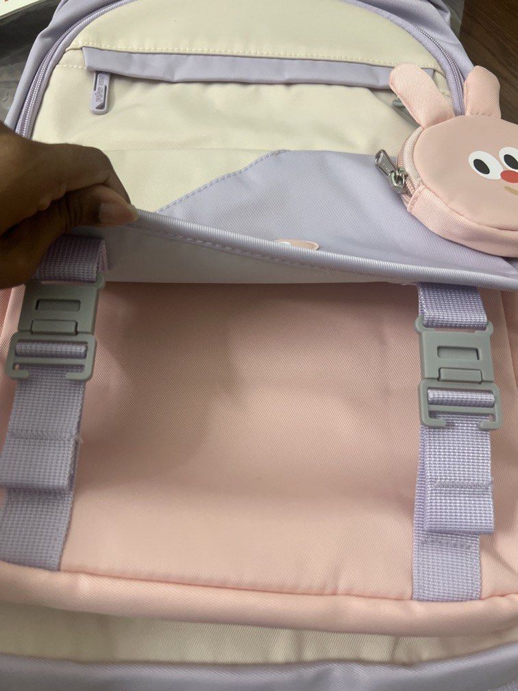 School bag (Category: Others) located in Puchong. Submitted by gemilangperdanaenterprise (Listing ID 1459010421, Image 3). Description: Brand new Original .