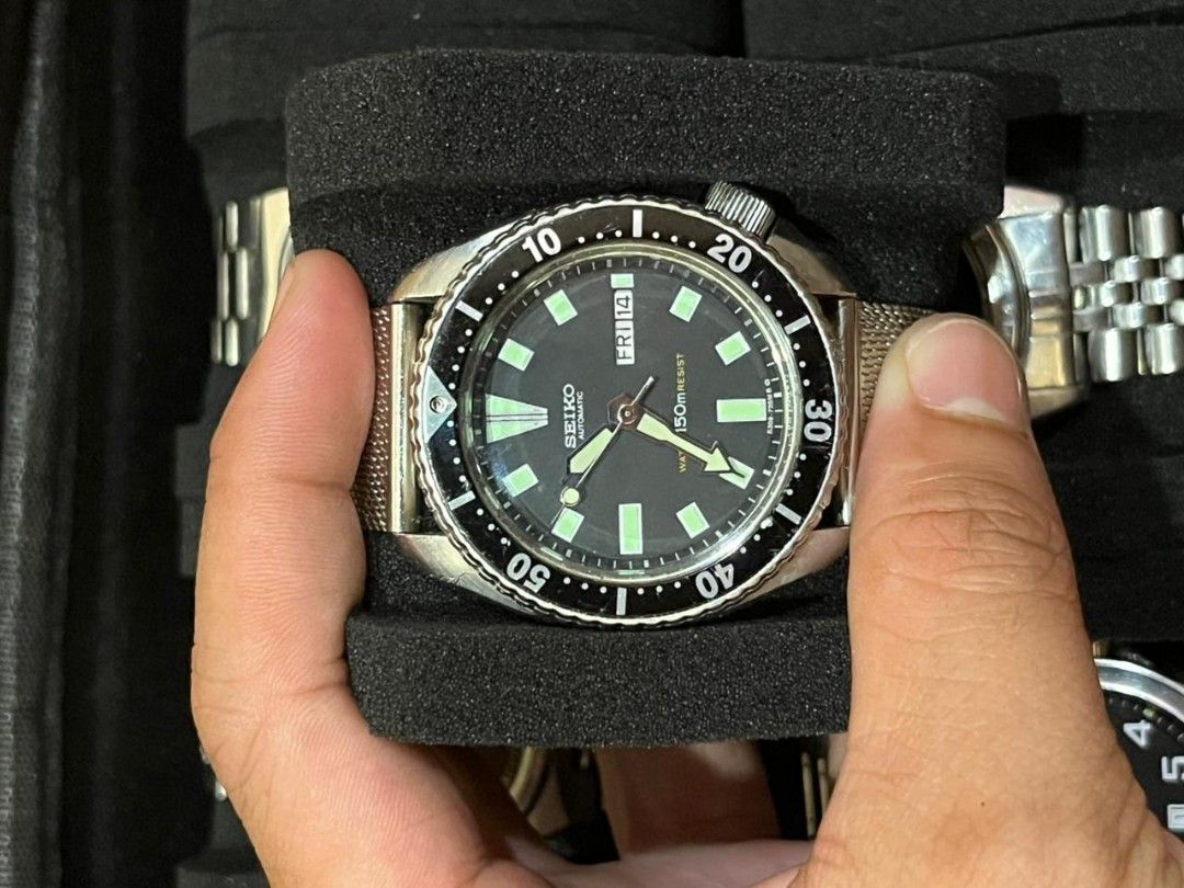 Seiko Automatic 6309 Diver Watch 150m Water Resistant (Category: Men's Watches) located in Manila. Submitted by kylebalido25364 (Listing ID 1458941657, Image 1). Description: - Vintage Seiko Automatic Watch - Day and Date Function - Water Resistant 150m - Stainless Steel Case and Bracelet - Rotating Bezel - Bright Lume - Ideal for Everyday Wear or Diving - Selling As Is.
