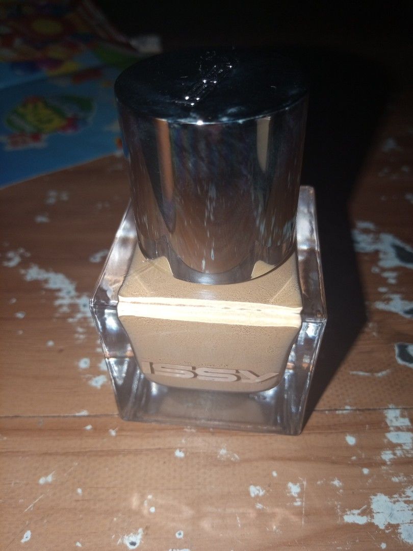 SF Base Booster 05,Issy Active Foundation Shade YT4 (Category: Makeup) located in Manila. Submitted by xian_b30 (Listing ID 1458966437, Image 2). Description: PM for more details MOP:Cash,Gcash LOC:67 Ilocos Norte St Bago Bantay Q.C Can meet up.