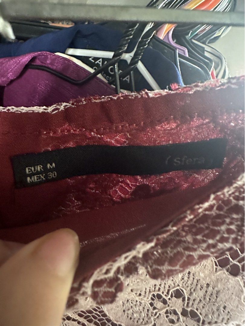 Sfera Knee length skirt (Category: Skirts) located in Manila. Submitted by gabbies.closet.mnl (Listing ID 1458970482, Image 3). Description: .