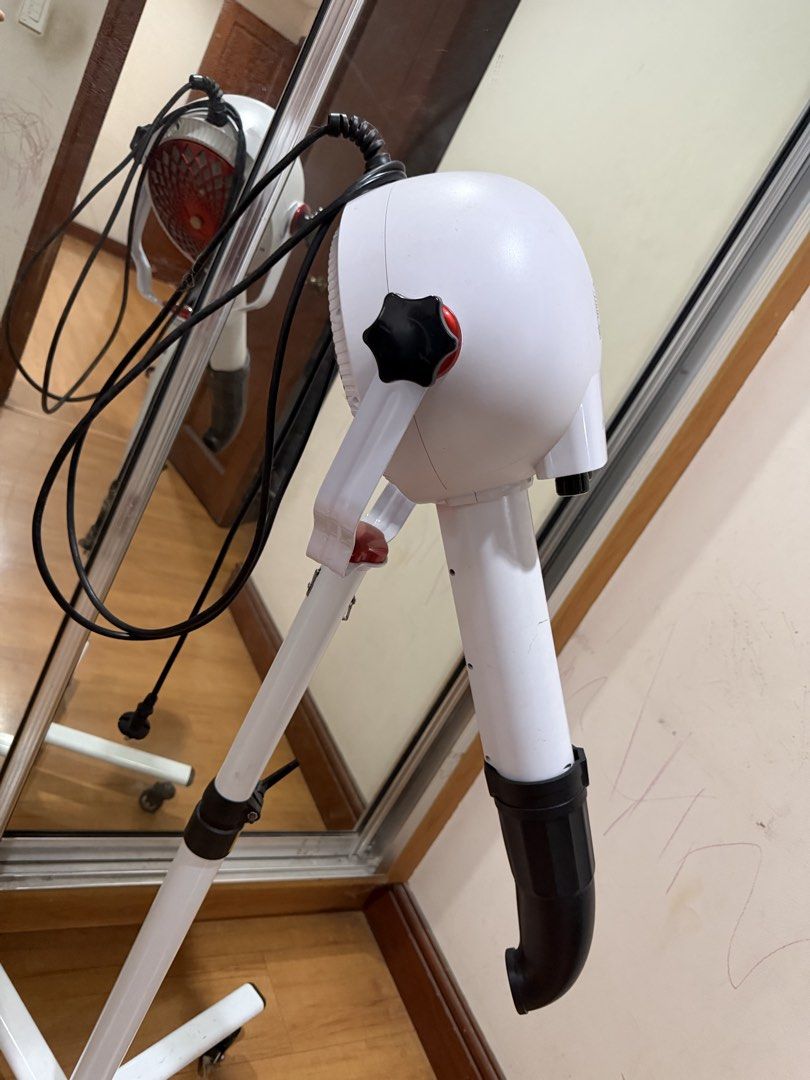 Shernbao Anionic dryer (Category: Homes & Other Pet Accessories) located in Quezon City. Submitted by purpleskies0122 (Listing ID 1458962067, Image 3). Description: Used Description Ionization is the process of neutralizing ions. Dryer ionizator produces negatively charged ions, which neutralizes positive ions. Drying the robe with such device makes the coat noticeably less static and frizz, easier to care. Ionization closes hair cuticles, that p