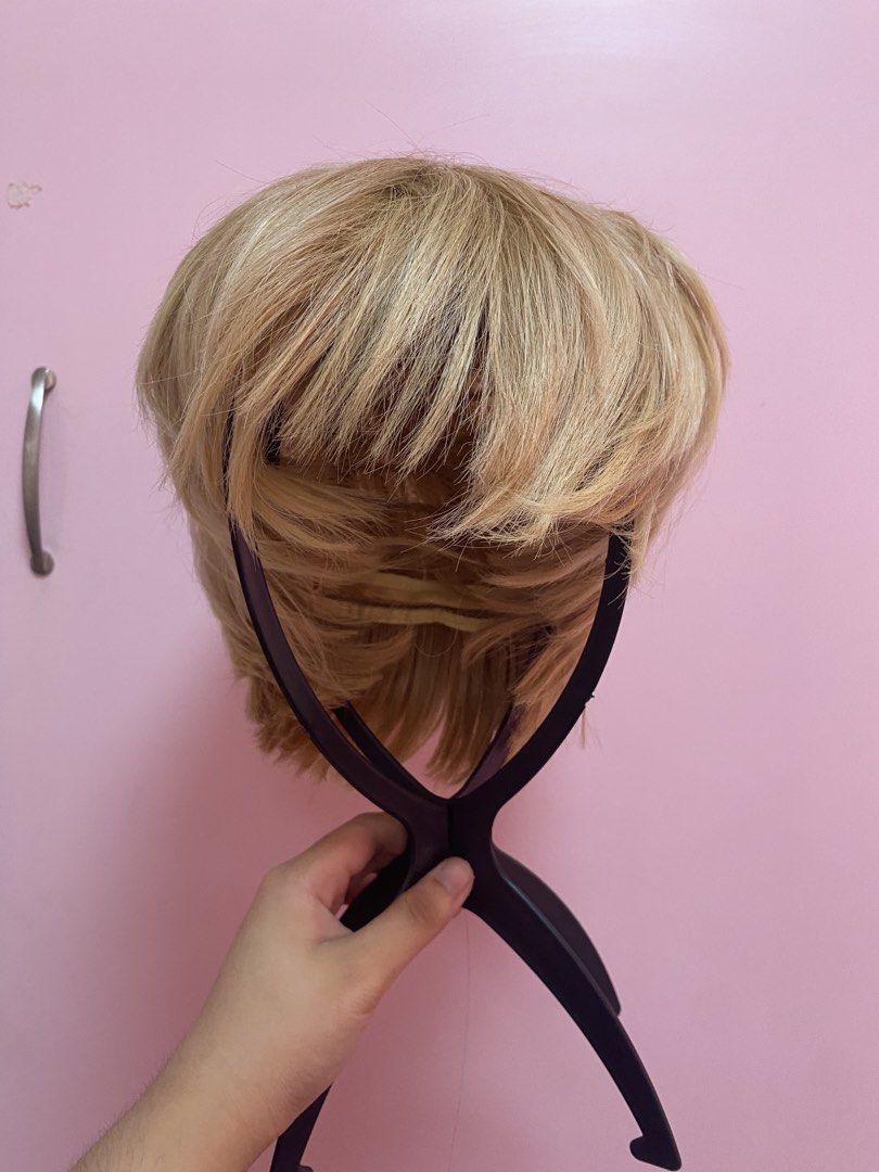Short Blonde Wig (Category: Hair Accessories) located in Santa Rosa. Submitted by kyu6ie (Listing ID 1458969471, Image 2). Description: - Worn a few times - Already washed and dried before shipping - Buyer shoulders the SF.