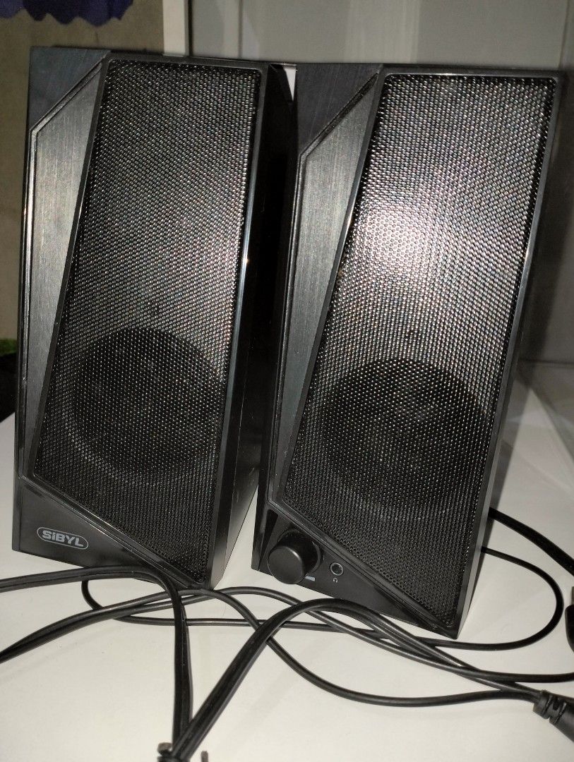 Sibyl mini digital colorful speaker (Category: Soundbars, Speakers & Amplifiers) located in Quezon City. Submitted by sunnyungcart (Listing ID 1459025820, Image 3). Description: once lang ginamit sa laptop - for laptop siya - like new but buy as is - manage your expectations (mayron siya konting kalawang di ko alam ano cause) mop e wallet/bank transfer mod lalamove within metro manila.