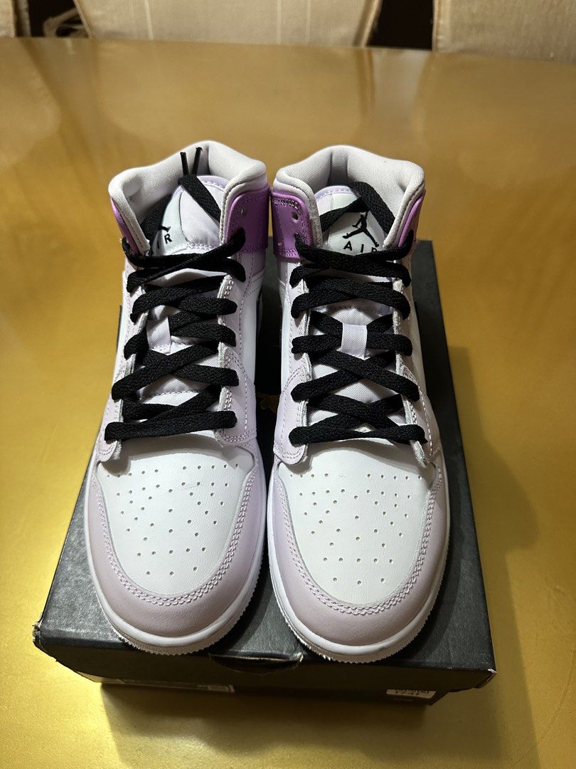 Size 7.5 womens Jordan 1 Mid Barely Pink (Category: Sneakers) located in Bacoor. Submitted by sempenden (Listing ID 1458976277, Image 2). Description: Size 7.5 womens Size 38.5 EURO 24 CM.