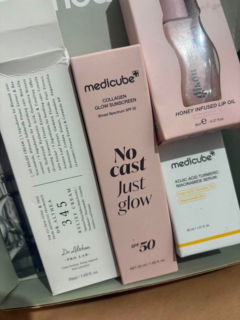 skincare medicube (Category: Makeup) located in Makati City. Submitted by laurandelle.shop (Listing ID 1459016550, Image 2). Description: 1500 -1800 per set.