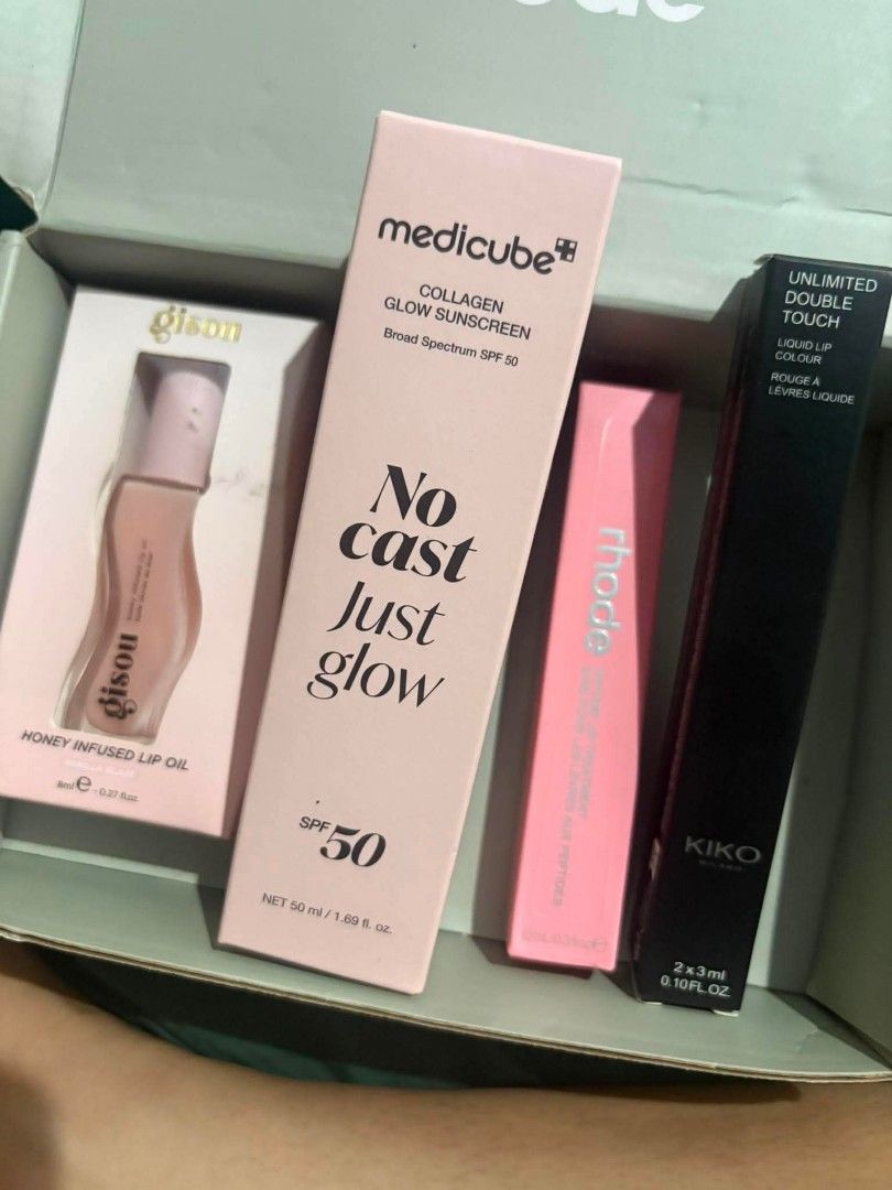 skincare medicube (Category: Makeup) located in Makati City. Submitted by laurandelle.shop (Listing ID 1459016550, Image 1). Description: 1500 -1800 per set.
