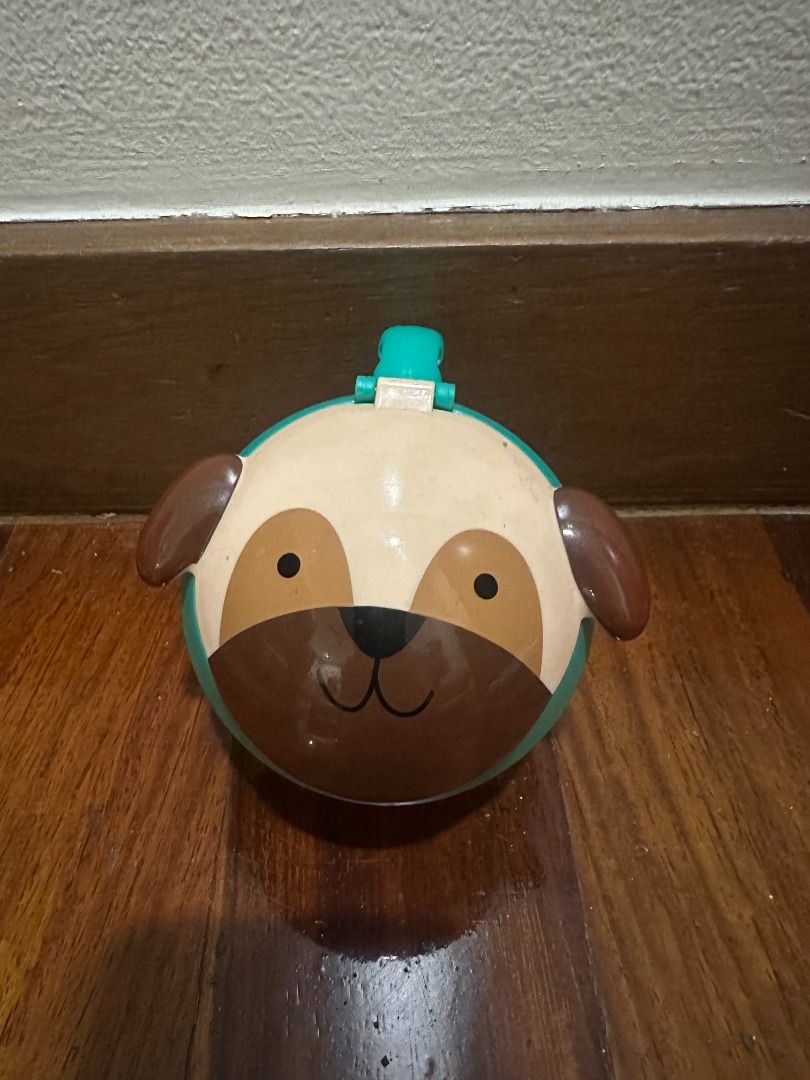 Skip Hop ZOO Snack Cup - Pug (Category: Weaning & Toddler Feeding) located in Makati City. Submitted by travelfinds34611 (Listing ID 1459019621, Image 1). Description: GREAT CONDITION. USED 1-2x ONLY Skip Hop ZOO Snack Cup - Pug - Adorable pug design snack cup - Features a flip-top lid for easy access - Silicone seal keeps snacks fresh - Designed for small hands to hold and use easily - Ideal for on-the-go snacking .