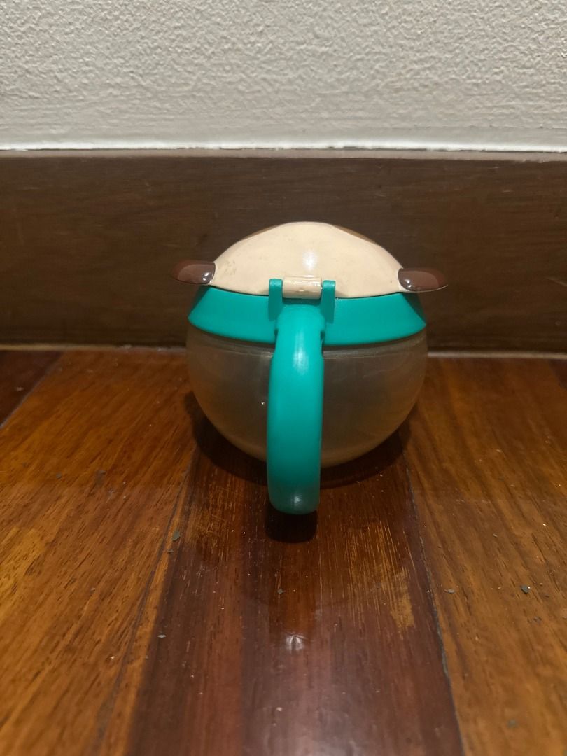 Skip Hop ZOO Snack Cup - Pug (Category: Weaning & Toddler Feeding) located in Makati City. Submitted by travelfinds34611 (Listing ID 1459019621, Image 2). Description: GREAT CONDITION. USED 1-2x ONLY Skip Hop ZOO Snack Cup - Pug - Adorable pug design snack cup - Features a flip-top lid for easy access - Silicone seal keeps snacks fresh - Designed for small hands to hold and use easily - Ideal for on-the-go snacking .