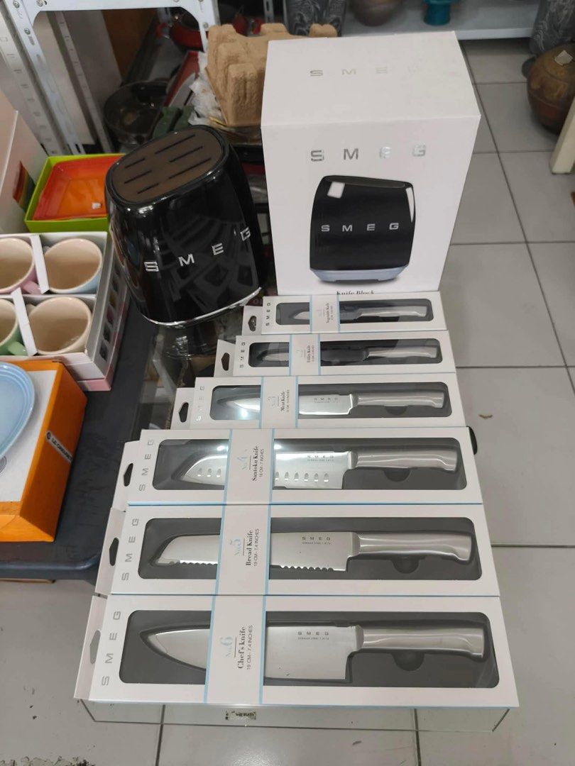 Smeg Knife Set (Category: Knives & Chopping Boards) located in Iloilo. Submitted by 888collector (Listing ID 1459009563, Image 2). Description: - Sourced from Chinese Factory itself - 💯 Authentic.