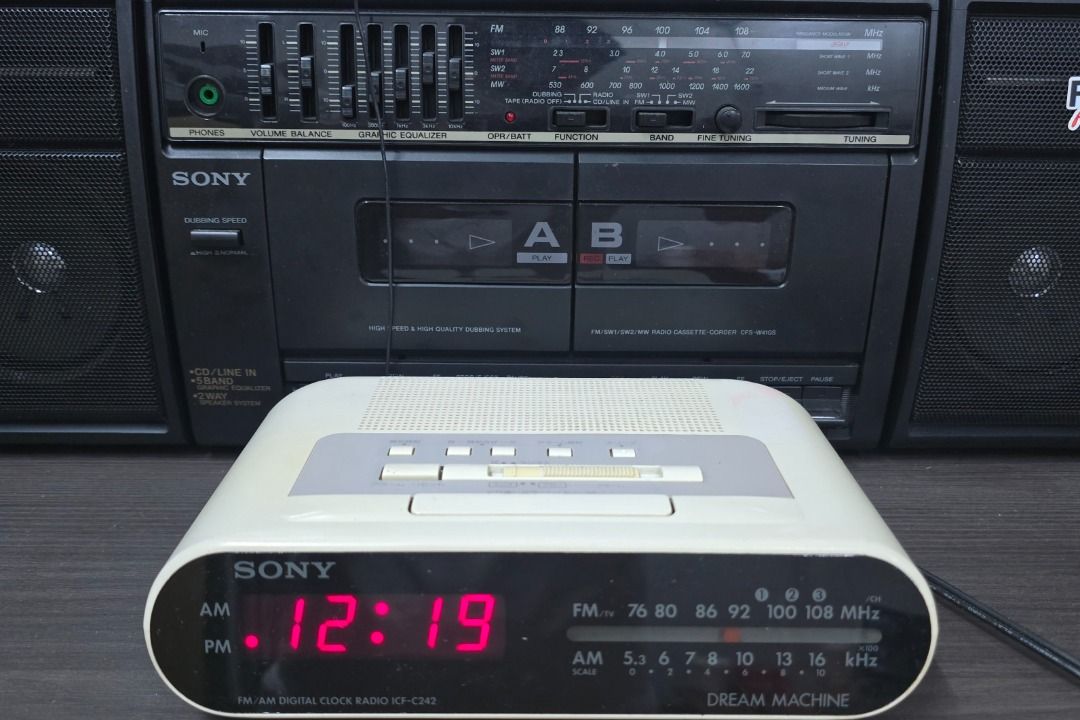 Sony Digital Clock Radio (Category: Clocks) located in Manila. Submitted by bryanpotpot18 (Listing ID 1459048737, Image 2). Description: - Vintage Sony digital alarm clock radio - Features a red LED display - Built-in AM/FM radio tuner - Perfect for retro decor or bedside use - Power cord included -110volts.