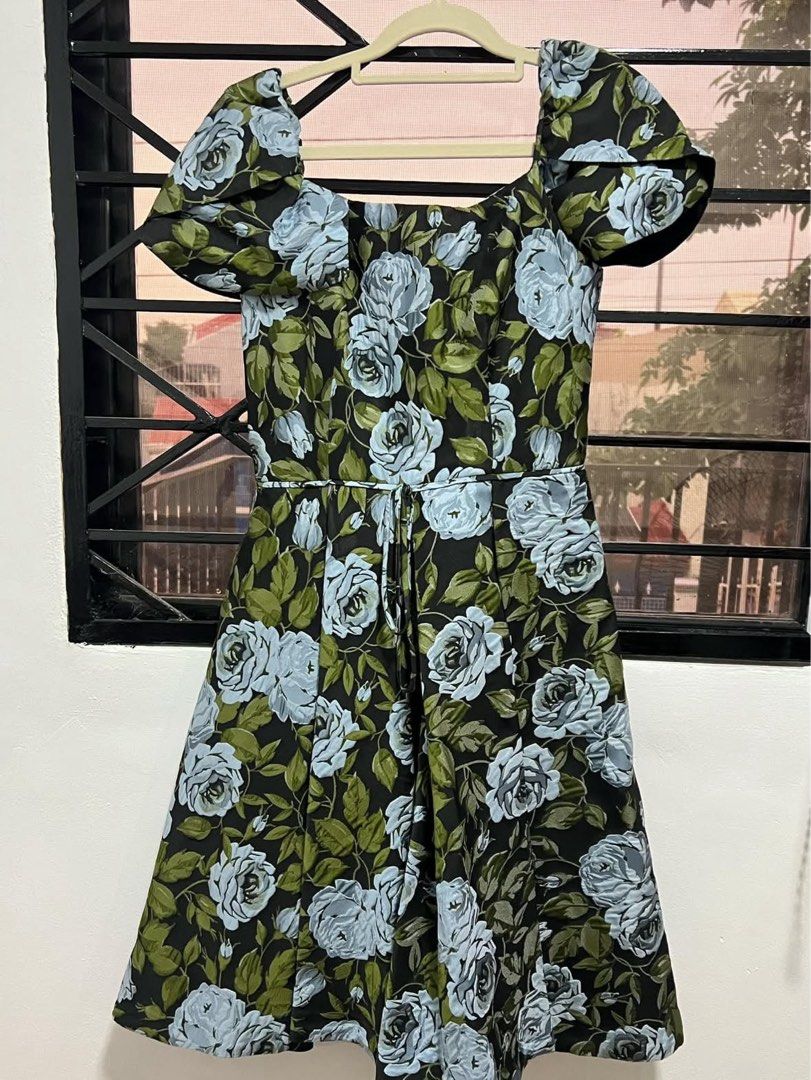 Soon Manila (Category: Dresses) located in Manila. Submitted by declutterwithrach (Listing ID 1459067048, Image 2). Description: Soon Mnl Beatrix Small Seller’s height 4’8 Original Price: 6k? I forgot Selling Price: 2500‼️ Cavite.