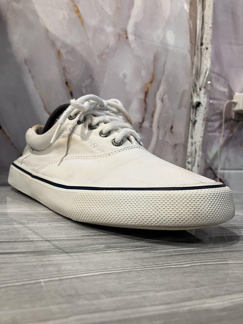 SPERRY MEN's CVO SNEAKERS SIZE 8.5 MEN (Category: Sneakers) located in General Mariano Alvarez. Submitted by adonid (Listing ID 1458901431, Image 2). Description: SPERRY MEN's CVO SNEAKERS ORIGINAL SPERRY MEN's CVO SNEAKERS GOOD CONDITION NORMAL SIGN OF USAGE ONLY SIZE 8.5 MEN.
