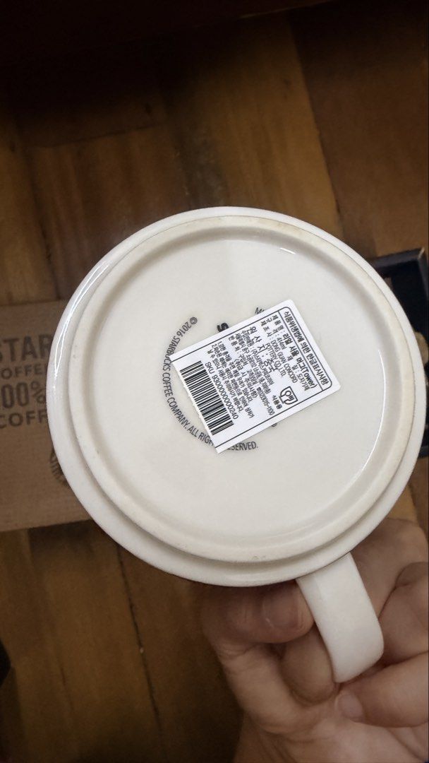 Starbucks Seoul Korea Mug (Category: Coffee & Tea Tableware) located in Manila. Submitted by declutteringlot (Listing ID 1459032009, Image 3). Description: .