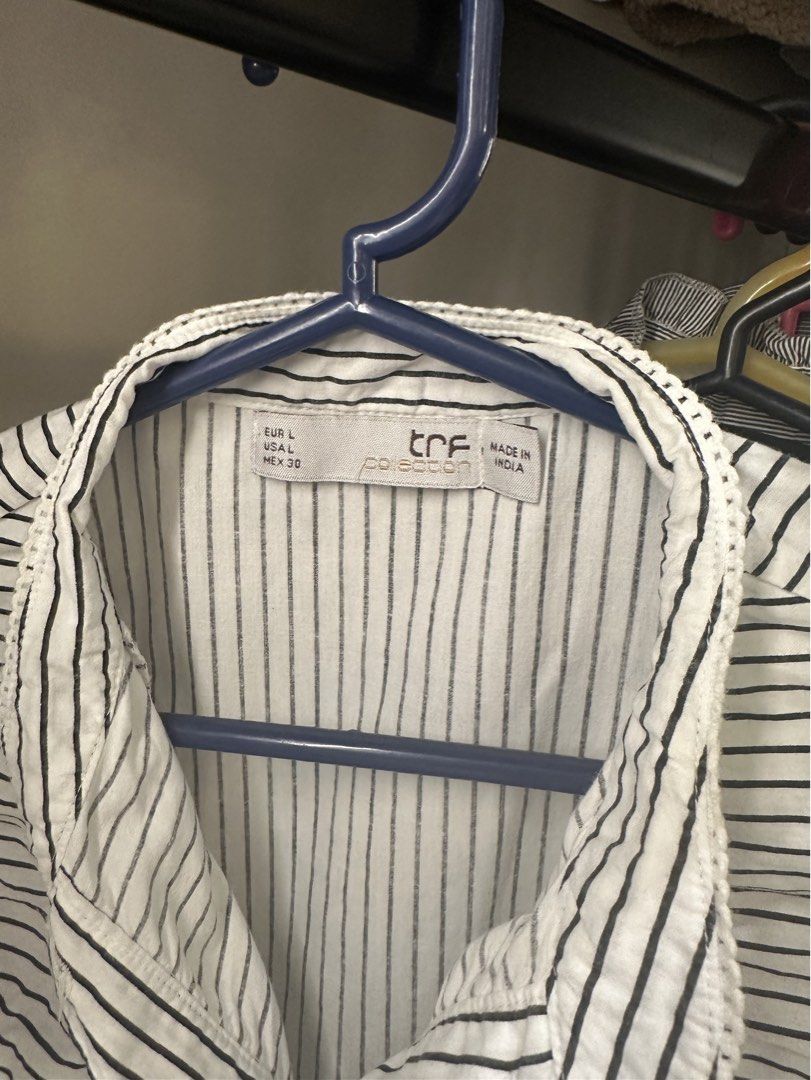Striped Blouse (Category: Others Tops) located in Manila. Submitted by gabbies.closet.mnl (Listing ID 1458968922, Image 2). Description: .